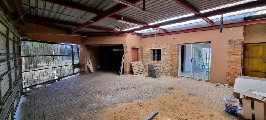 5 Bedroom Property for Sale in Parys Free State